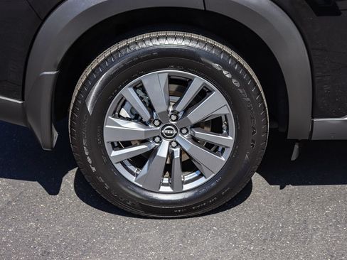 Used 2025 Nissan Pathfinder S FWD image 9