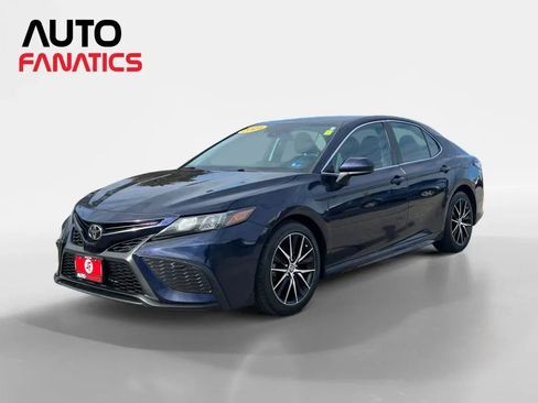 Used 2021 Toyota Camry SE FWD image 1