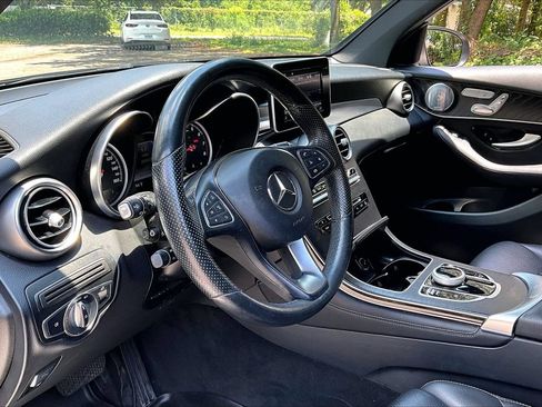 Used 2018 Mercedes-Benz GLC 300 4MATIC image 14