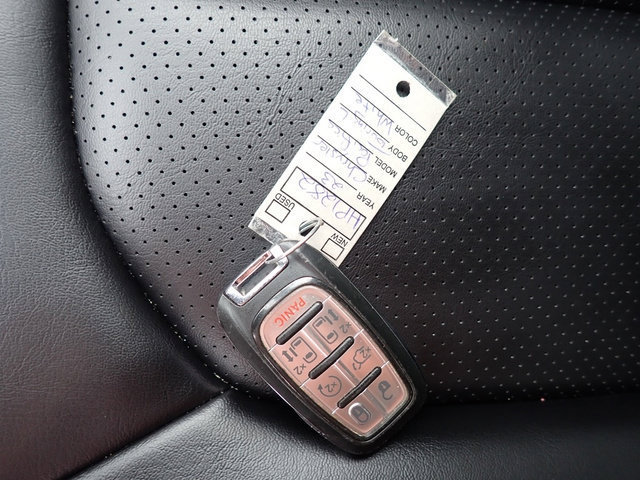 Used 2023 Chrysler Pacifica Touring-L FWD image 31