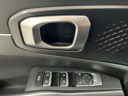 Certified 2023 Kia Sorento LX AWD/4WD image 11