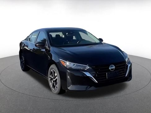 Used 2025 Nissan Sentra SV image 3
