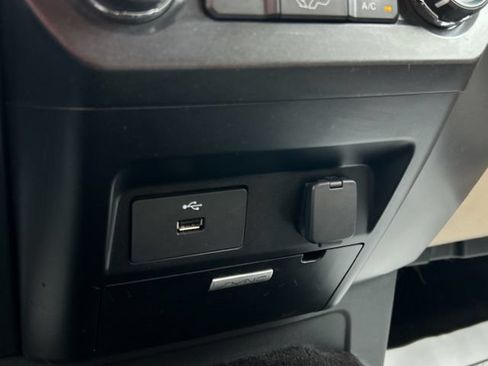 Used 2018 Ford F150 XLT RWD image 38