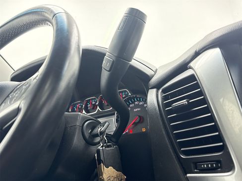 Used 2018 Chevrolet Tahoe LT image 25