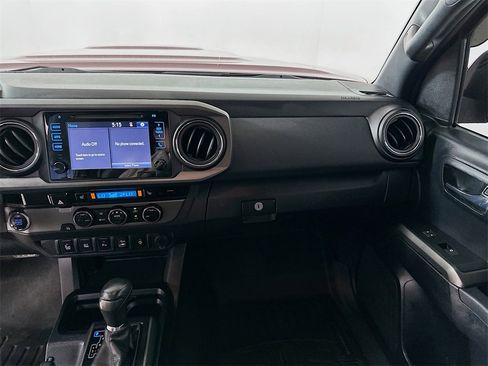 Used 2017 Toyota Tacoma TRD Sport image 20