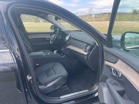 Used 2025 Volvo XC90 B6 Plus AWD/4WD image 11
