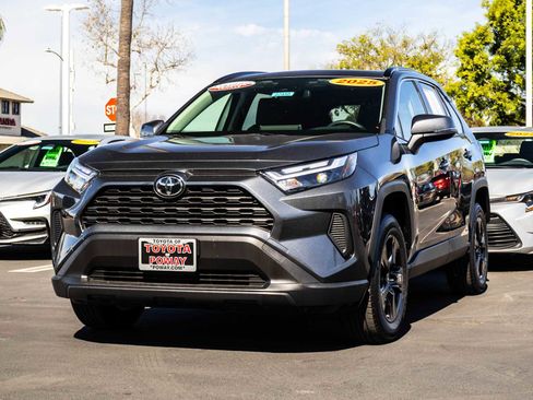 Used 2025 Toyota RAV4 XLE w/ Convenience Package image 3