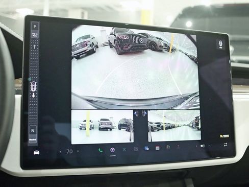 Used 2022 Tesla Model S image 17