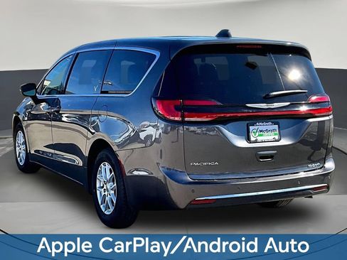 Used 2023 Chrysler Pacifica Touring-L FWD image 5