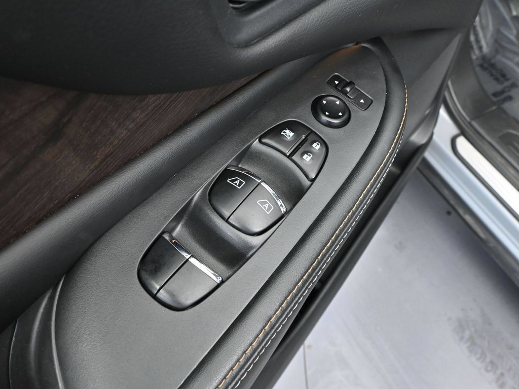 Used 2024 Nissan Murano Platinum AWD/4WD image 15