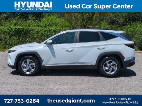 Used 2023 Hyundai Tucson SEL FWD image 2