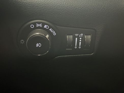 Used 2023 Jeep Compass Latitude AWD/4WD image 30