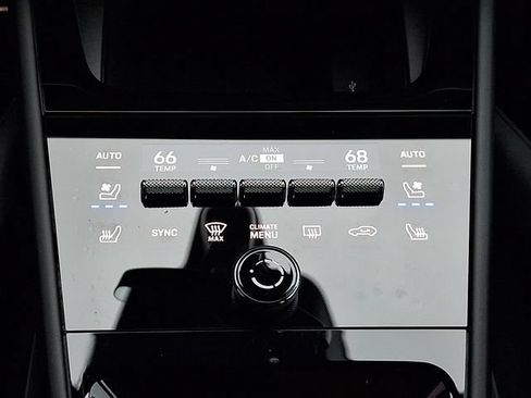 Certified 2025 Porsche Cayenne GTS AWD/4WD image 19