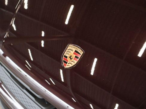 Certified 2024 Porsche Macan AWD/4WD image 25