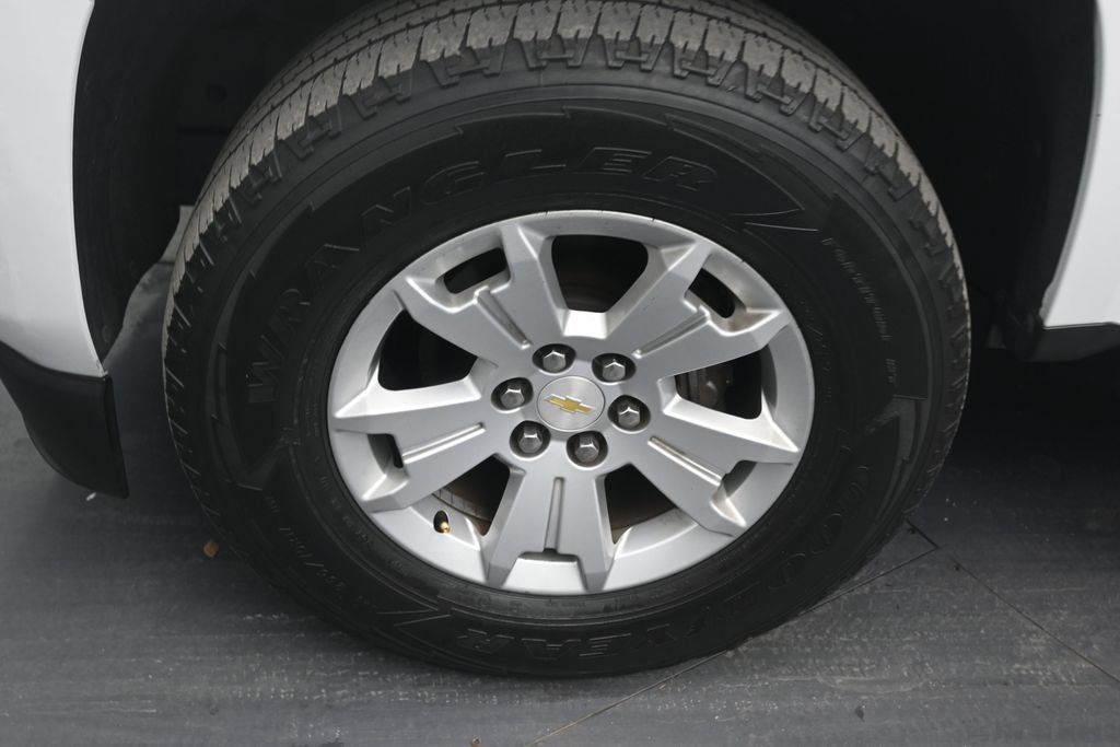 Used 2018 Chevrolet Colorado LT w/ LT Convenience Package RWD image 9