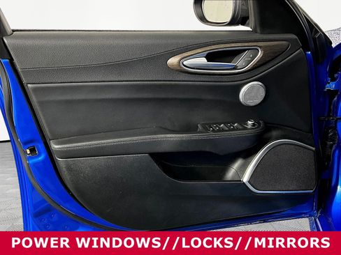 Used 2019 Alfa Romeo Giulia Ti w/ Nero Edizione RWD image 20