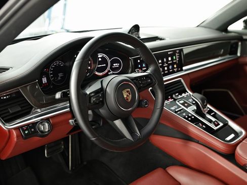 Certified 2023 Porsche Panamera 4S image 4