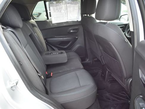 Used 2016 Chevrolet Trax LT AWD/4WD image 34