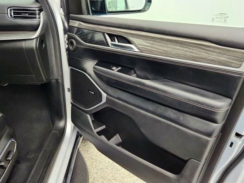 Used 2022 Jeep Wagoneer Series II w/ Premium Group I AWD/4WD image 25