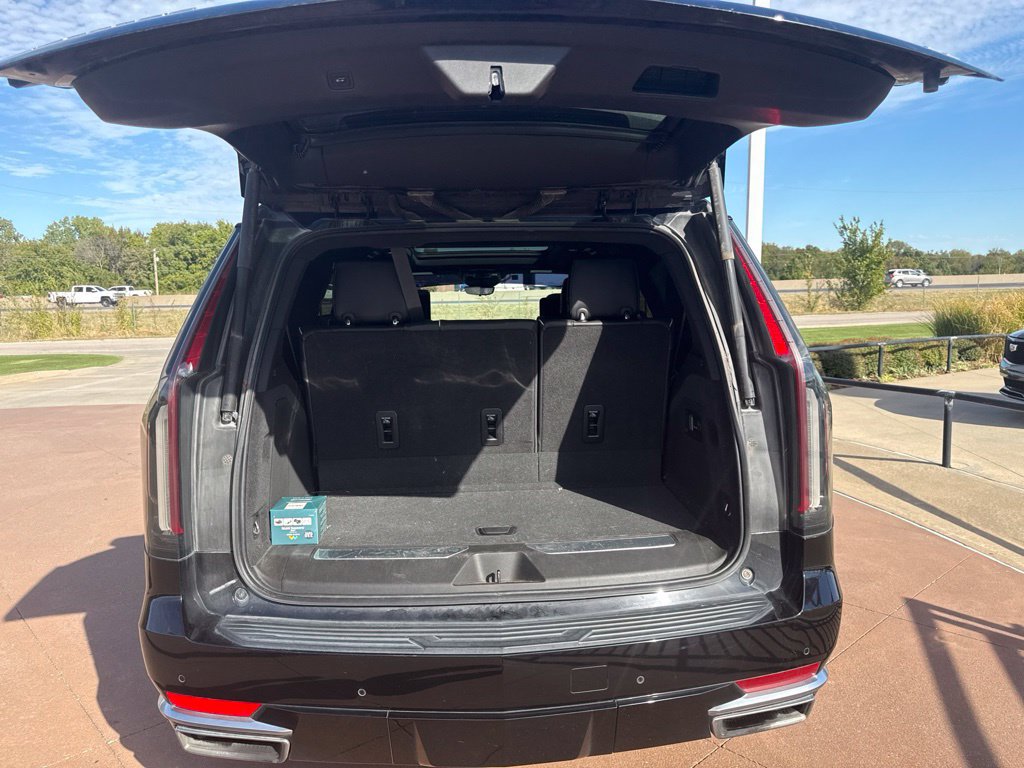Used 2021 Cadillac Escalade Premium Luxury AWD/4WD image 5