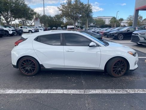 Used 2019 Hyundai Veloster Turbo image 2