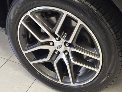 Used 2018 Ford Explorer Sport image 15