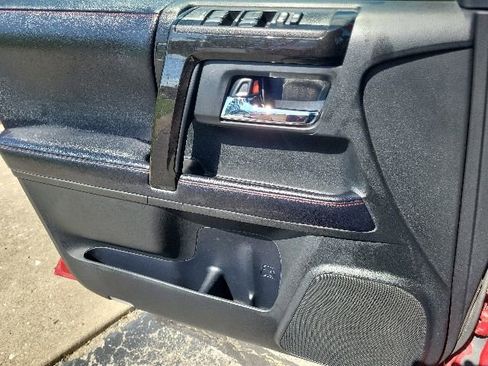 Used 2019 Toyota 4Runner TRD Off-Road AWD/4WD image 27