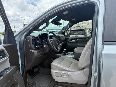 Used 2023 Chevrolet Silverado 1500 RST AWD/4WD image 3
