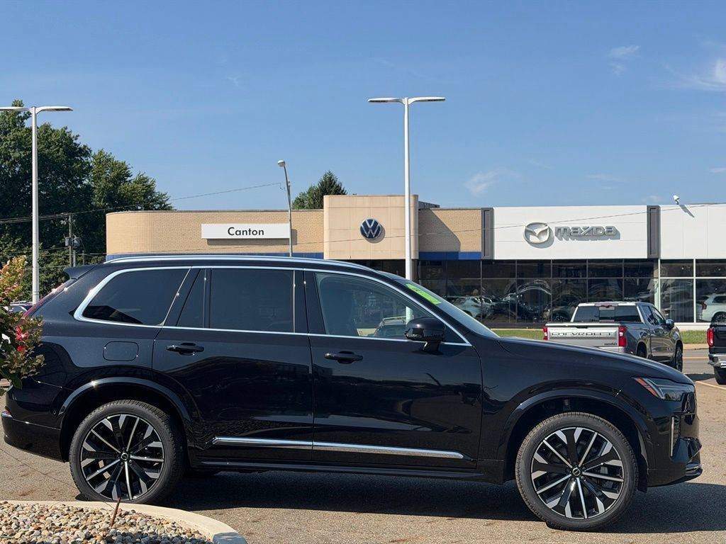 Used 2026 Volvo XC90 B6 Plus w/ Protection Package Premier AWD/4WD image 6