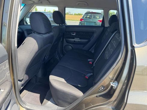 Used 2013 Kia Soul + FWD image 14