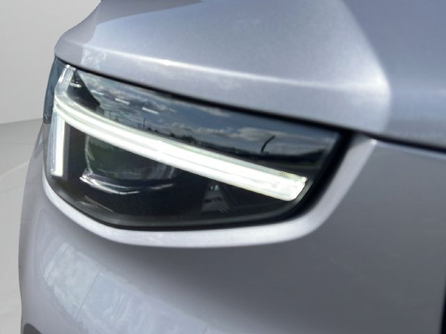 New 2026 Volvo XC40 B5 Plus w/ Climate Package AWD/4WD image 9