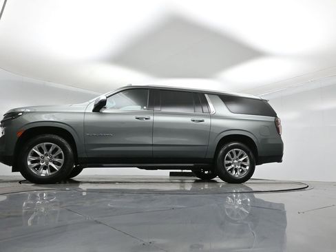 Used 2023 Chevrolet Suburban Premier image 52