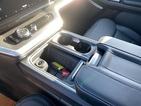 New 2025 Ford Expedition Platinum w/ Stealth Performance Package image 24