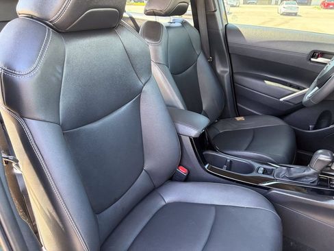 Certified 2024 Toyota Corolla Cross XLE w/ Convenience Package FWD image 16