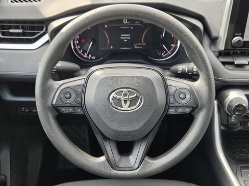 Used 2025 Toyota RAV4 XLE FWD image 15