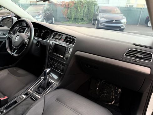 Used 2015 Volkswagen e-Golf SEL Premium FWD image 17