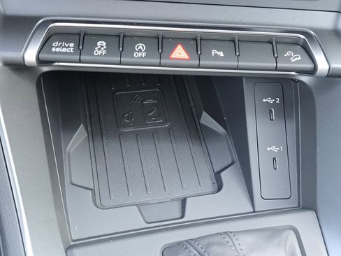 New 2025 Audi Q3 2.0T Premium image 26