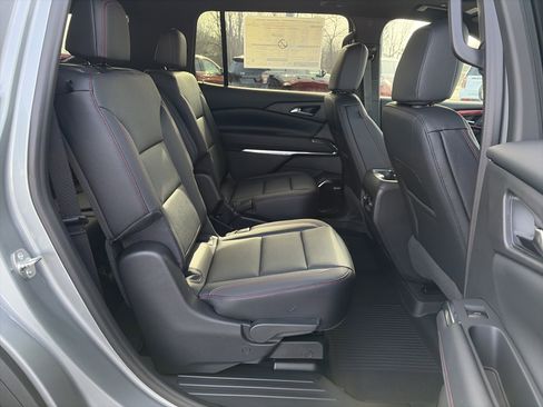 New 2026 Chevrolet Traverse Z71 w/ Enhanced Driving Package image 12