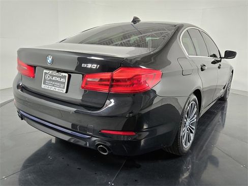Used 2019 BMW 530i w/ Convenience Package image 6