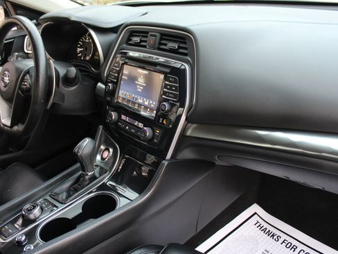 Used 2017 Nissan Maxima SR w/ Midnight Edition image 17