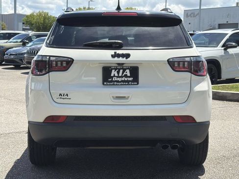 Used 2021 Jeep Compass Latitude FWD image 29
