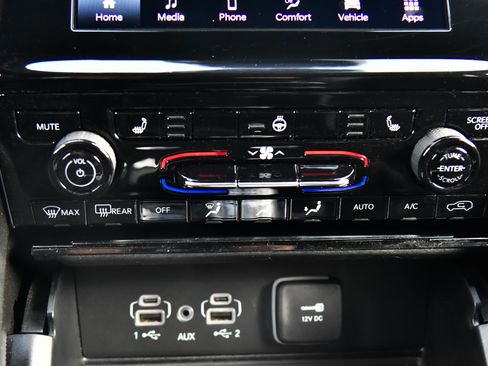 Used 2024 Jeep Grand Cherokee L Laredo image 27