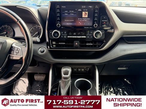 Used 2021 Toyota Highlander XLE AWD/4WD image 18
