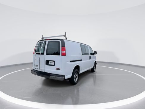 Used 2021 GMC Savana 2500 w/ Driver Convenience Package image 8