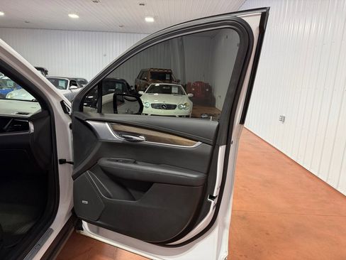 Used 2022 Cadillac XT6 Premium Luxury w/ Platinum Package image 23