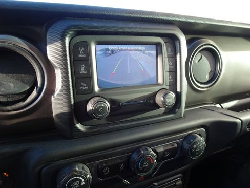 Used 2019 Jeep Wrangler Unlimited Sport S image 17