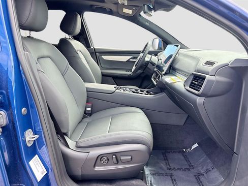 New 2025 VinFast VF 8 Plus image 28