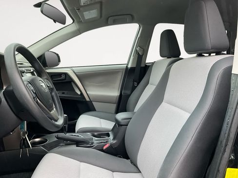 Used 2013 Toyota RAV4 LE AWD/4WD image 10