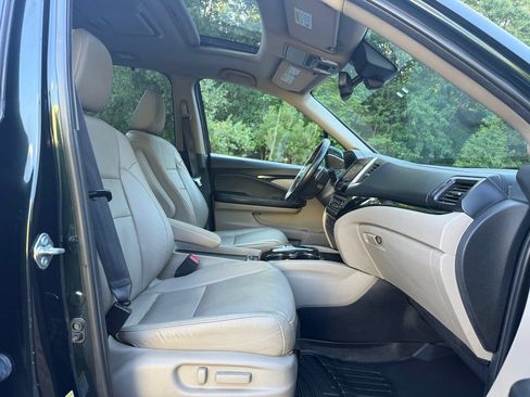Used 2016 Honda Pilot Elite image 32