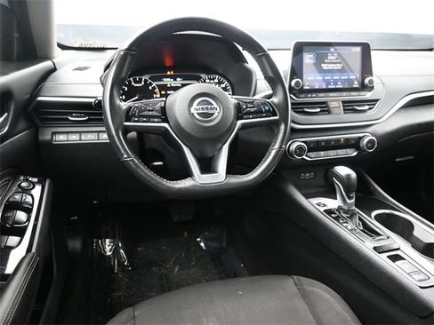 Used 2022 Nissan Altima 2.5 SV w/ SV Premium Package image 18